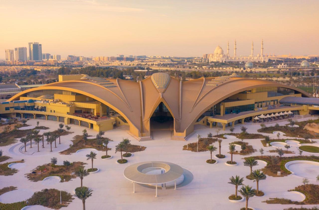 Erth Abu Dhabi Hotel Екстериор снимка