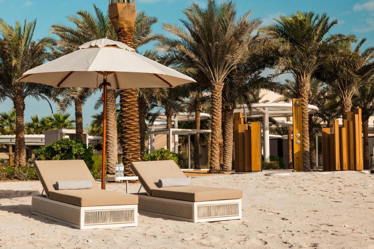 Erth Abu Dhabi Hotel Екстериор снимка
