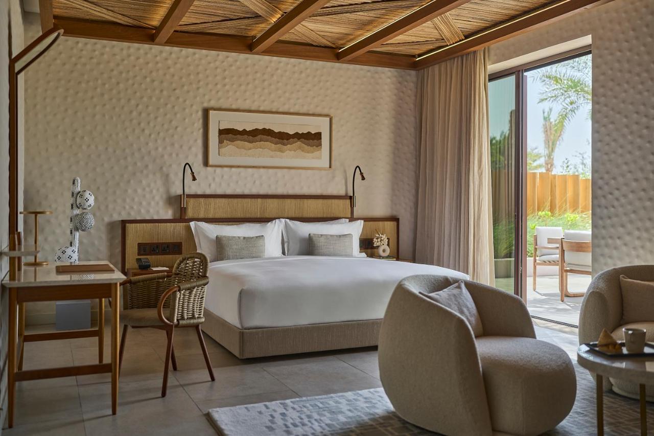 Erth Abu Dhabi Hotel Екстериор снимка