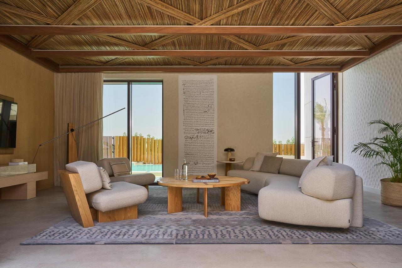 Erth Abu Dhabi Hotel Екстериор снимка