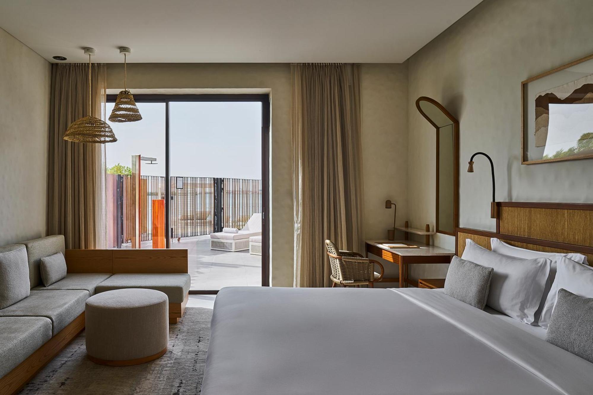 Erth Abu Dhabi Hotel Екстериор снимка