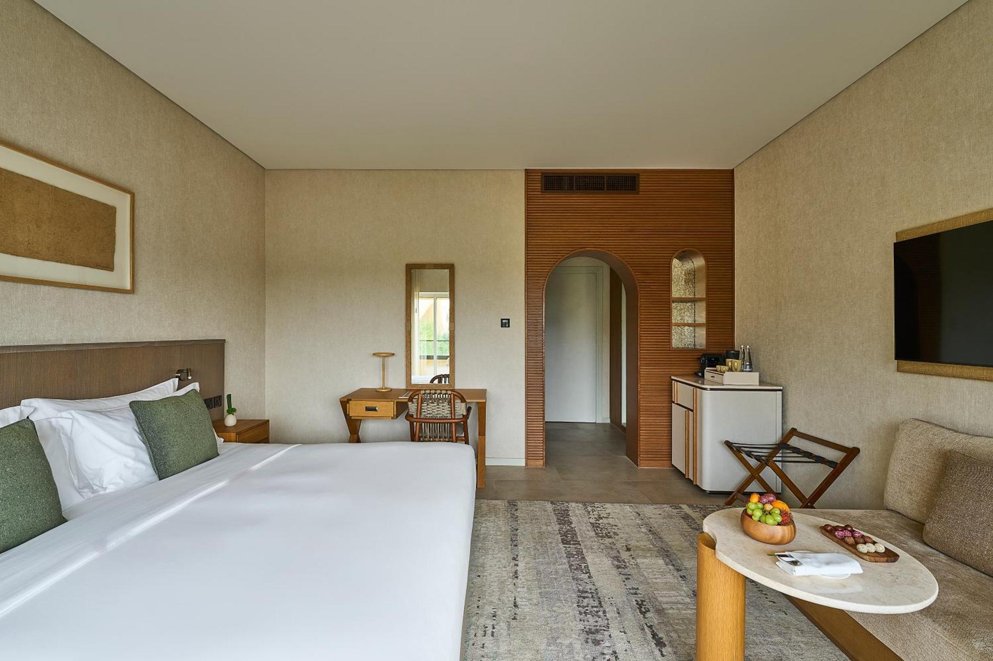 Erth Abu Dhabi Hotel Екстериор снимка