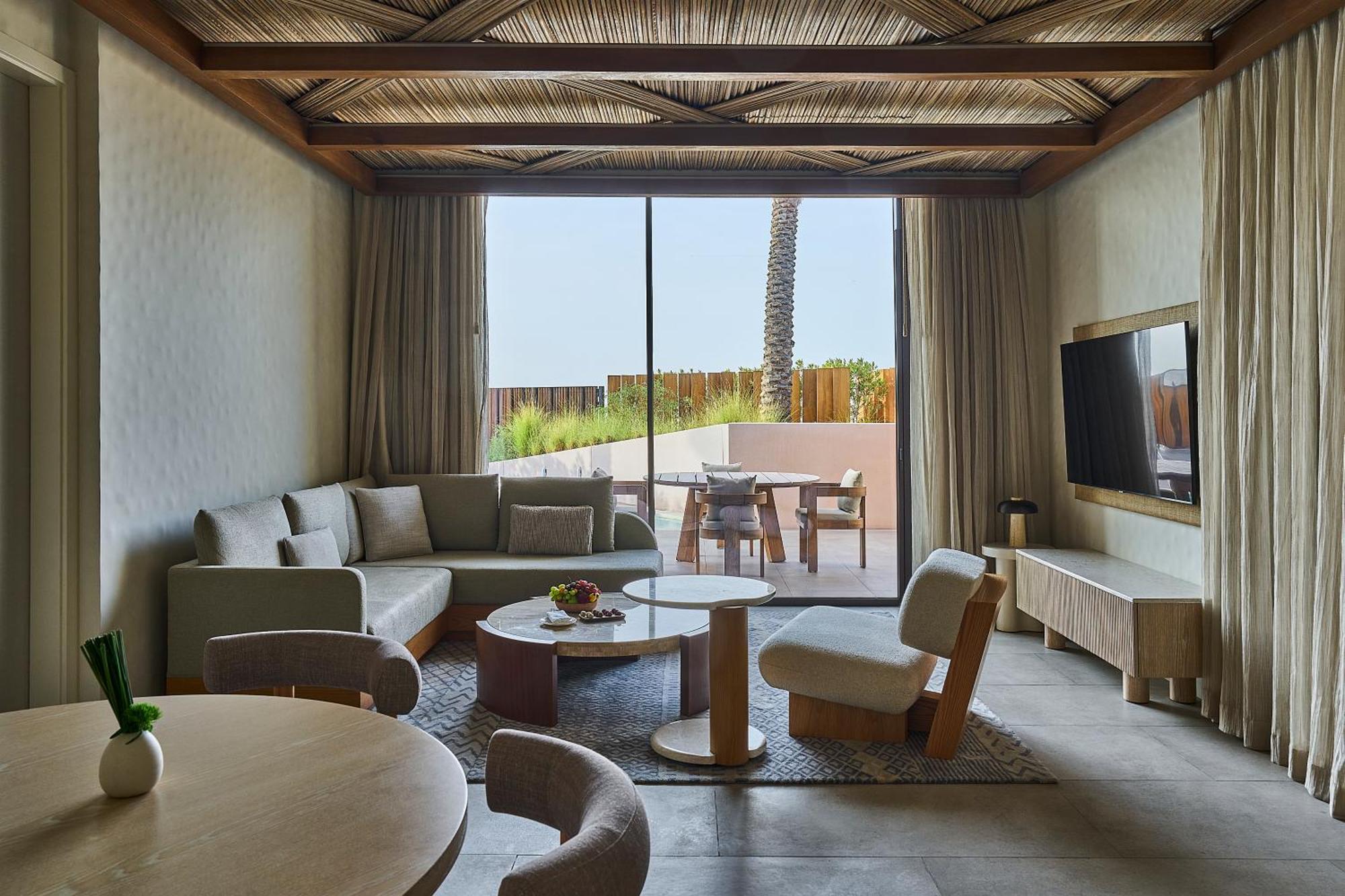 Erth Abu Dhabi Hotel Екстериор снимка