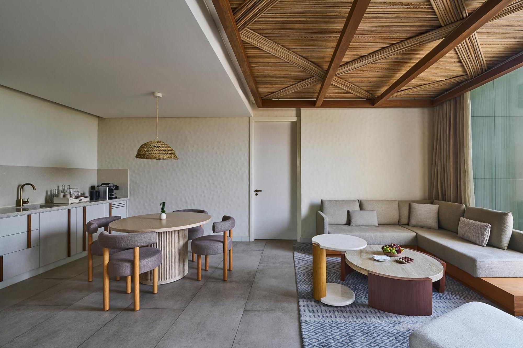 Erth Abu Dhabi Hotel Екстериор снимка