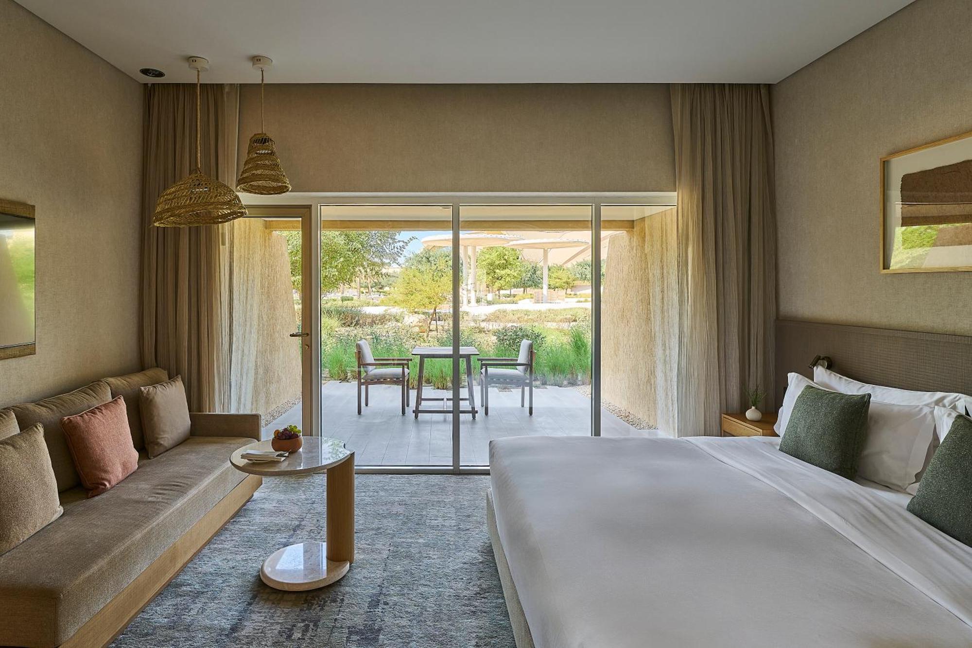 Erth Abu Dhabi Hotel Екстериор снимка
