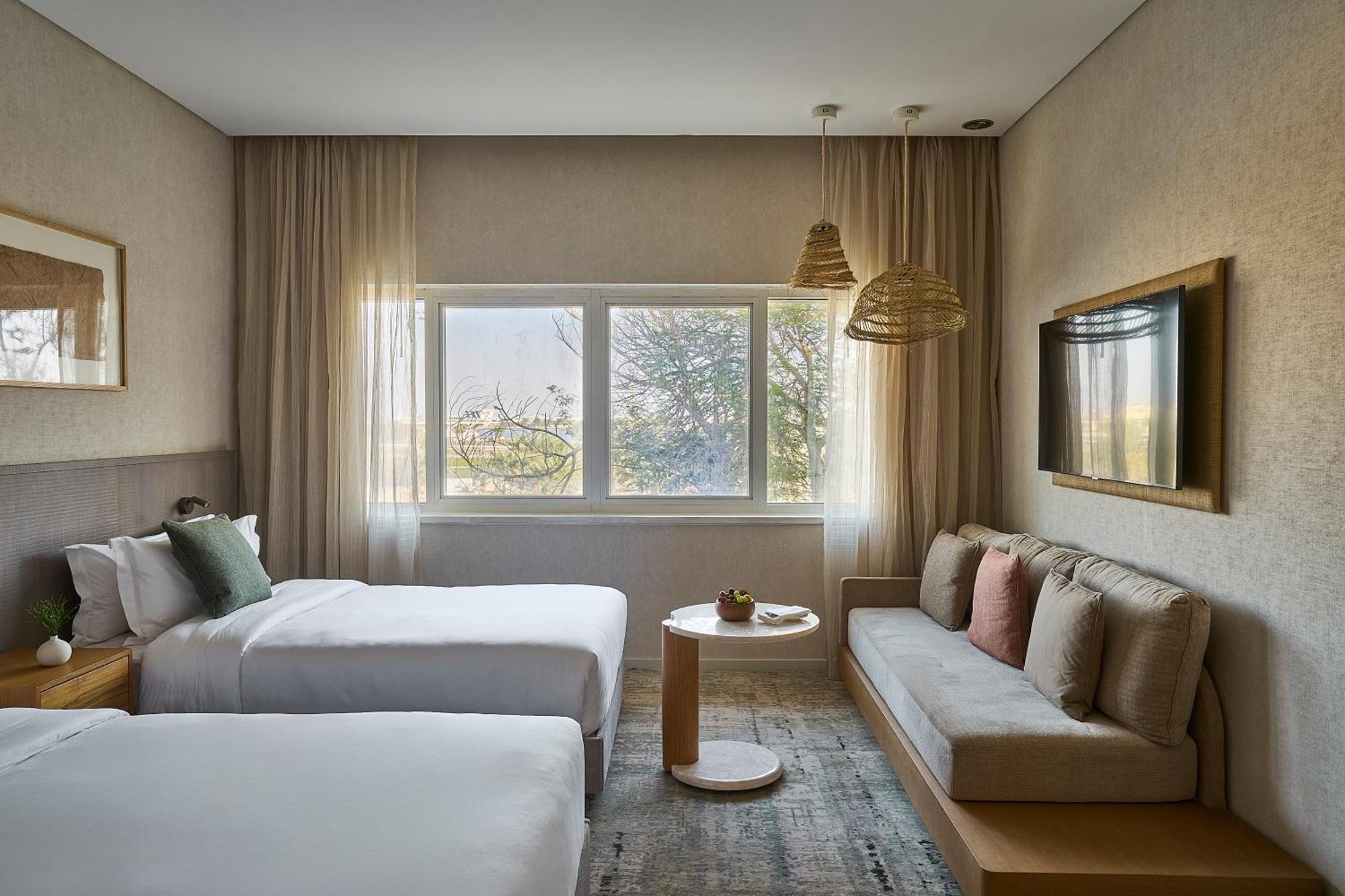 Erth Abu Dhabi Hotel Екстериор снимка