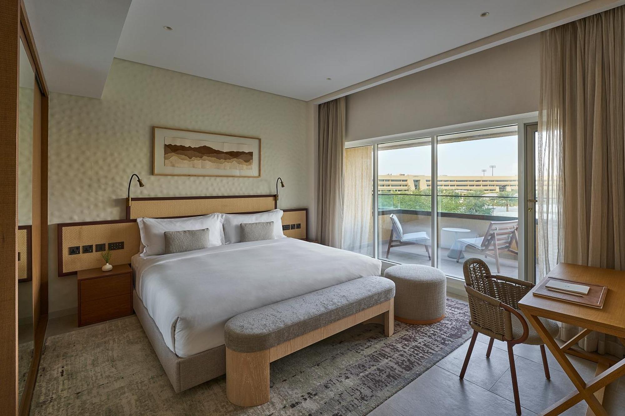 Erth Abu Dhabi Hotel Екстериор снимка