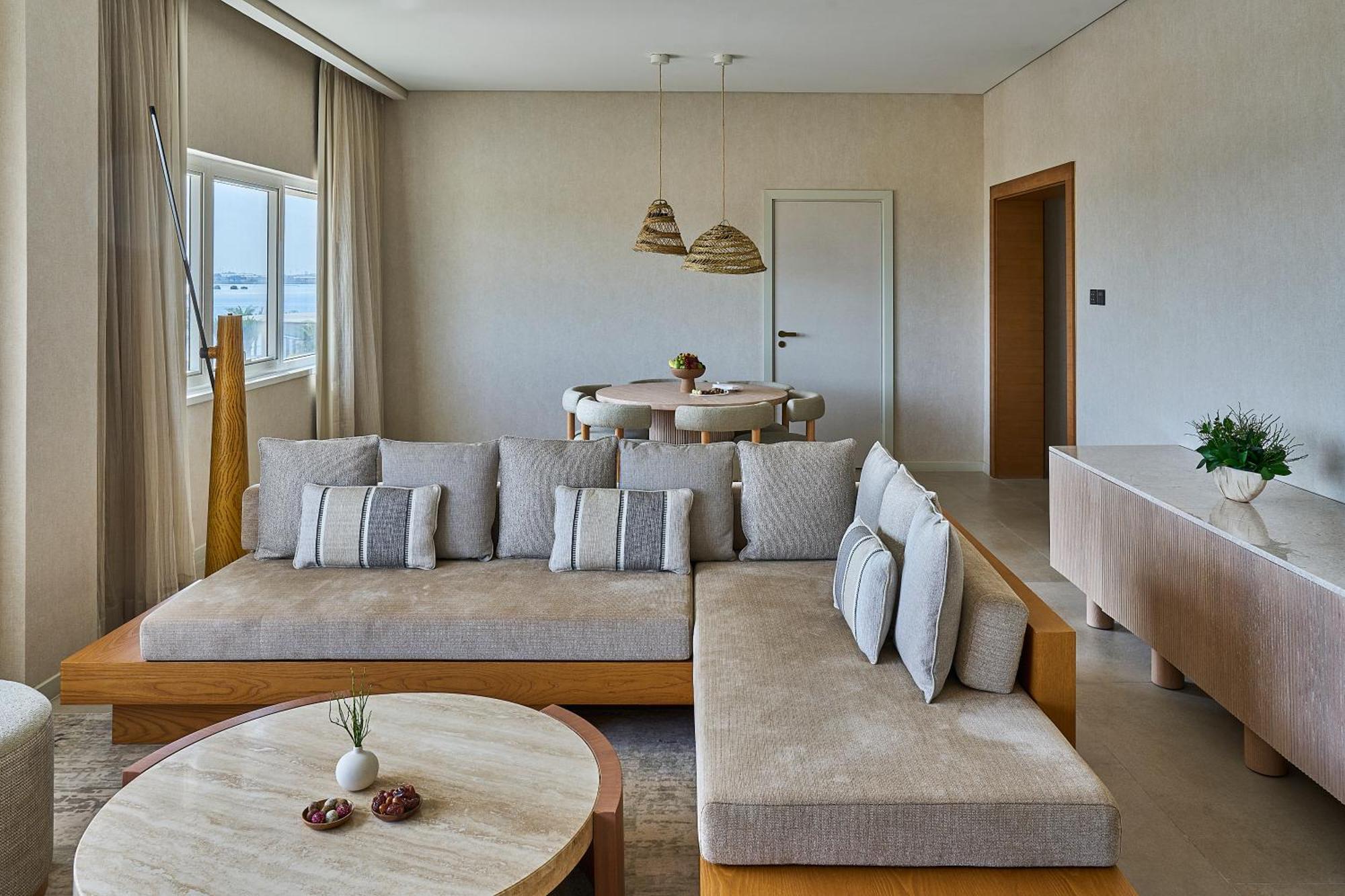 Erth Abu Dhabi Hotel Екстериор снимка